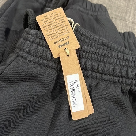 Skims Outdoor Fleece Pullover - Picture 5 of 10